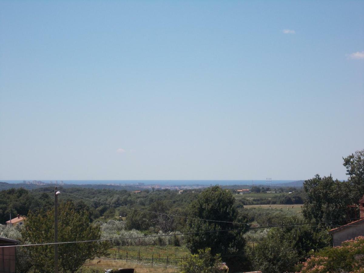 Ella Appartement Pula Buitenkant foto