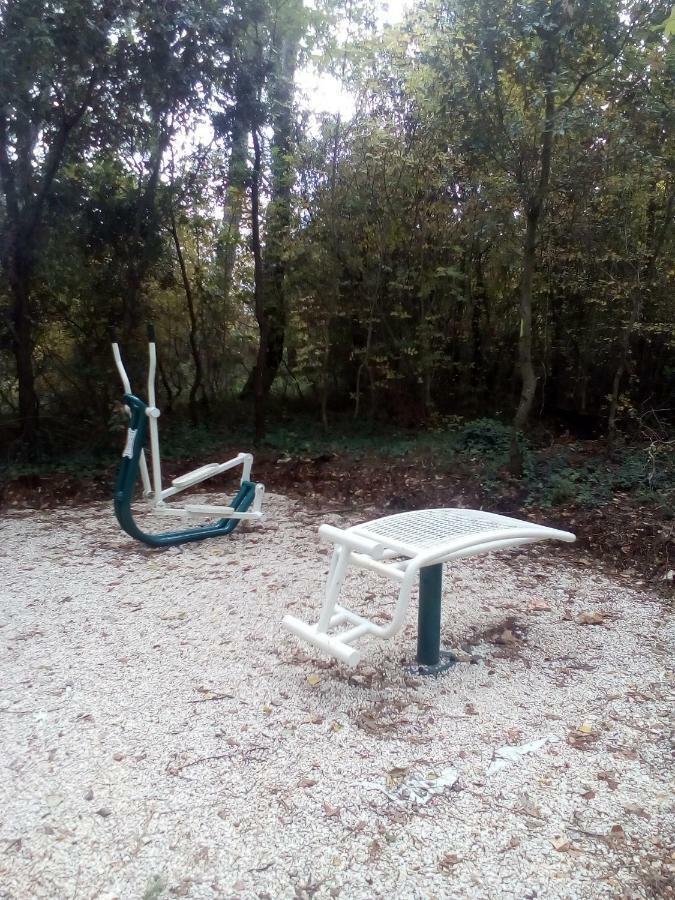 Ella Appartement Pula Buitenkant foto