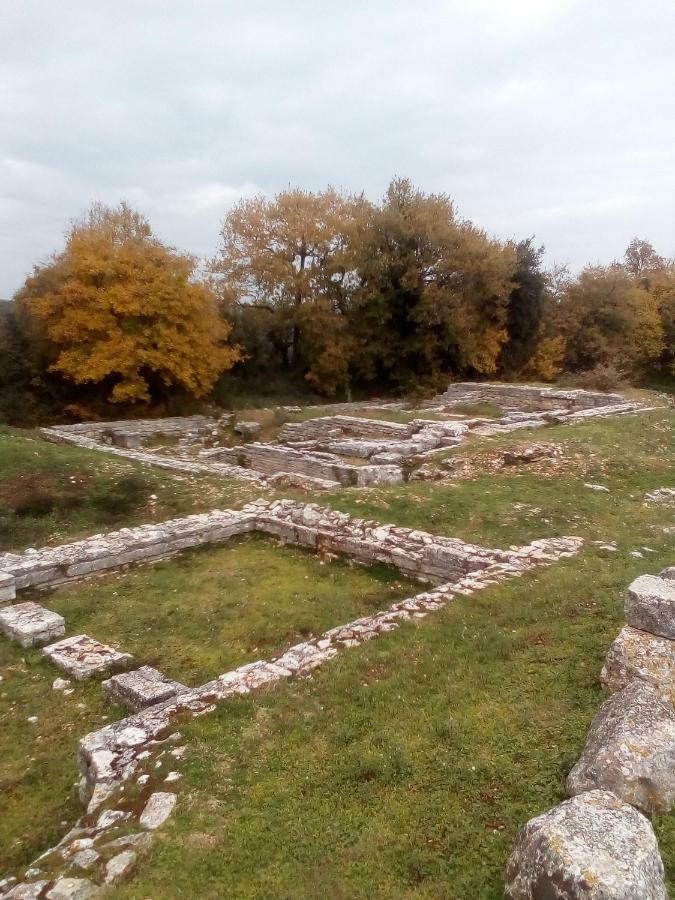 Ella Appartement Pula Buitenkant foto